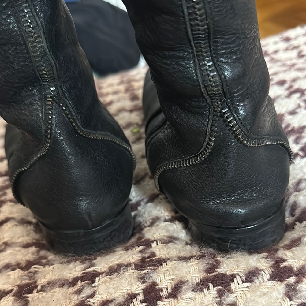 Boots. - Picture 9 of 16